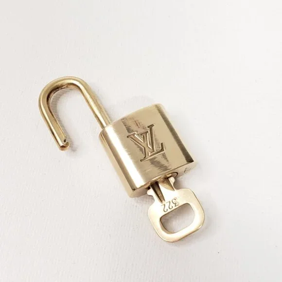 100% Authentic Louis Vuitton Authentic Gold Padlock Shiny Excellent 112825 - Picture 7 of 10